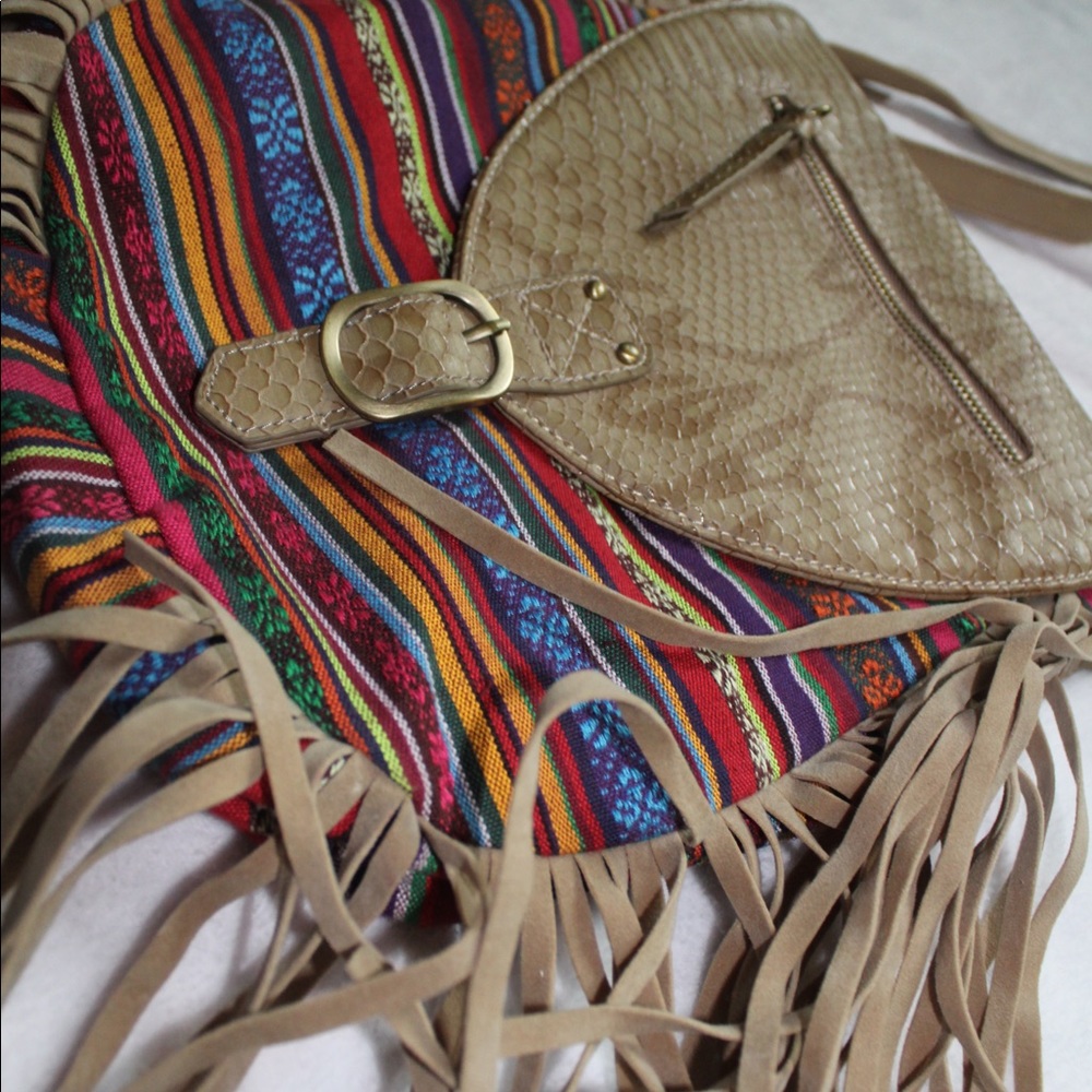 Cute fringed purse! (Colorful)